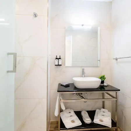 C4 Retreats By Georges Boutique Living Guest house Xaghra