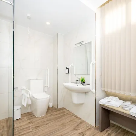 C4 Retreats By Georges Boutique Living Guest house