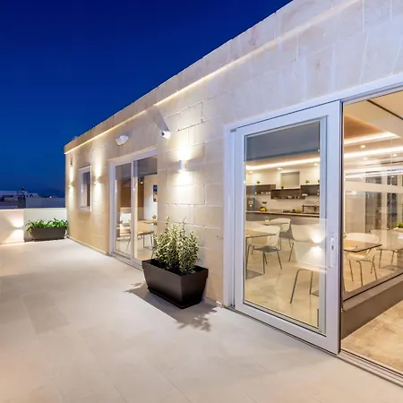 C4 Retreats Gozo 자프라