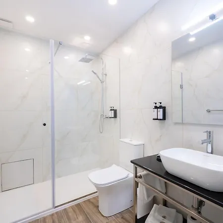 C4 Retreats By Georges Boutique Living Guest house *