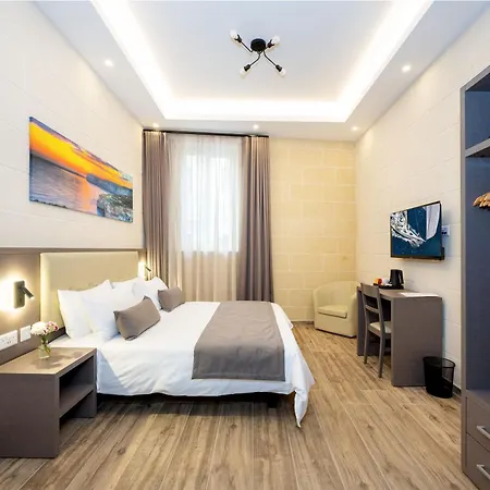 C4 Retreats Gozo 게스트하우스 4*