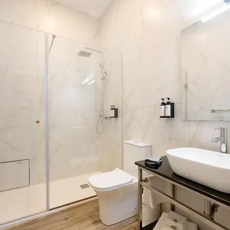 C4 Retreats By Georges Boutique Living *