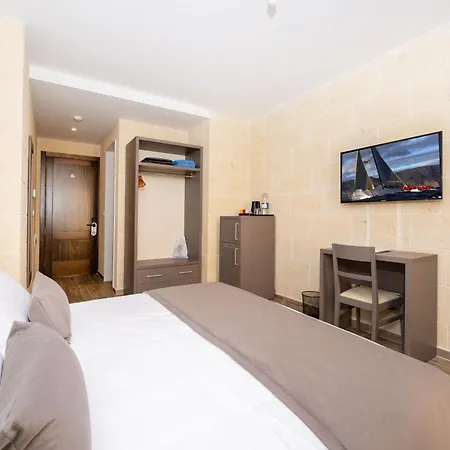 C4 Retreats Gozo 4* 자프라