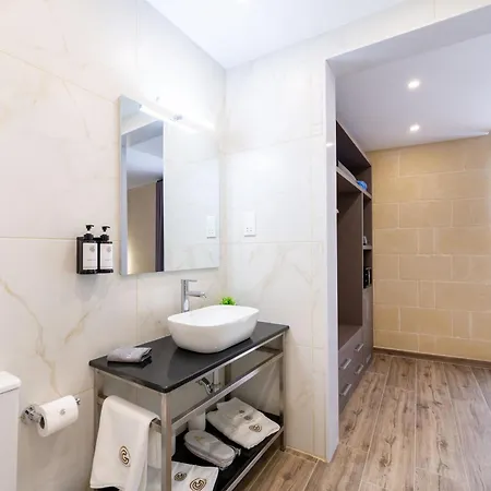 C4 Retreats Gozo 자프라